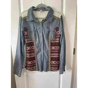 Gimmicks By BKE Boho Shirt size M Western Hippie Boho lace denim aztec design